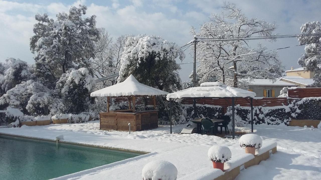 モントルー La Maison De Jenny Bed & Breakfast エクステリア 写真